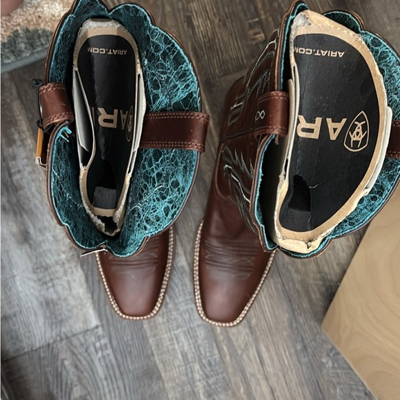 Ariat Leather Boots with ATS technology - Picture 4 of 7